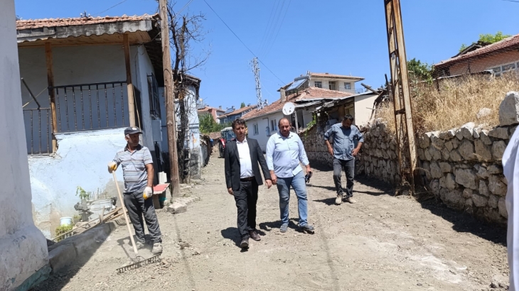 İLÇEMİZDE KALDIRIM, BORDÜR VE KİLİTLİ PARKE ÇALIŞMALARI DEVAM EDİYOR.